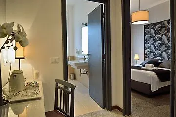 **  94Rooms Vatican Guest House - Vigliena Rome Italy